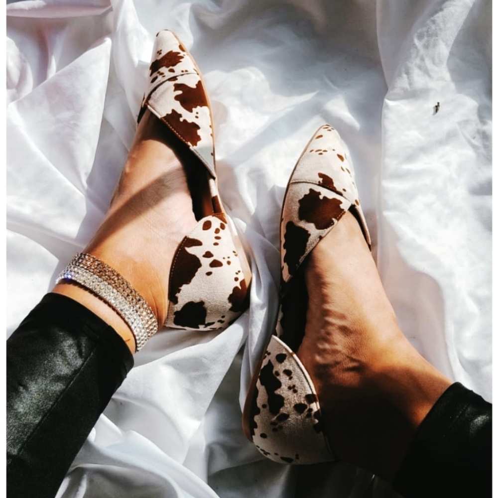 🆕️Winter collection🤎💫 Cow print Flats - Picture 3 of 4